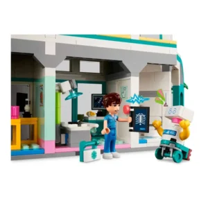 lego-friends-hospital-de-heartlake-city-42621-sumtek